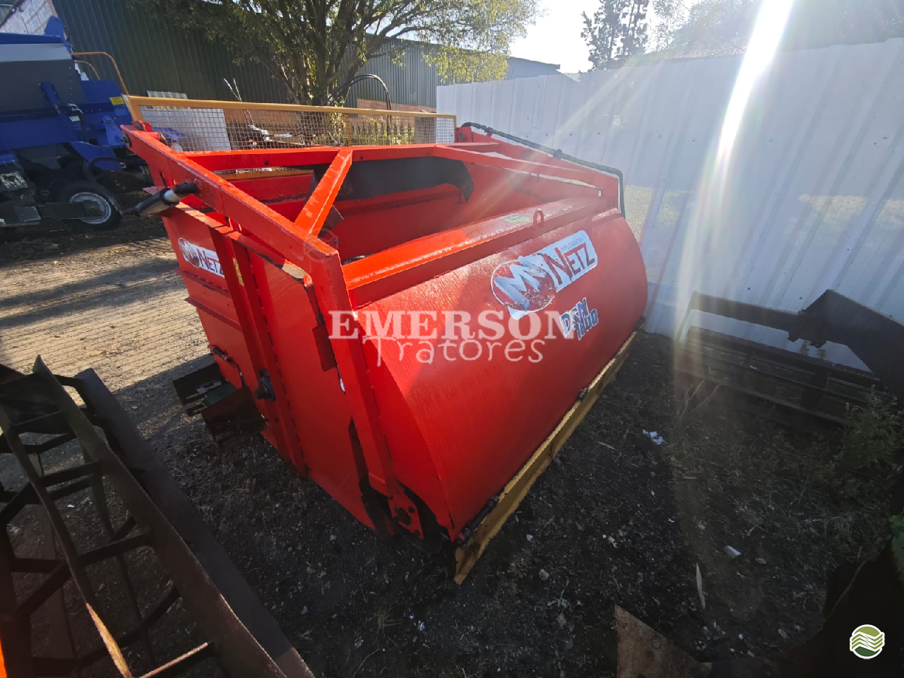 IMPLEMENTOS AGRICOLAS DESENSILADEIRA DESENSILADEIRA Emerson Tratores PONTA GROSSA PARANÁ PR
